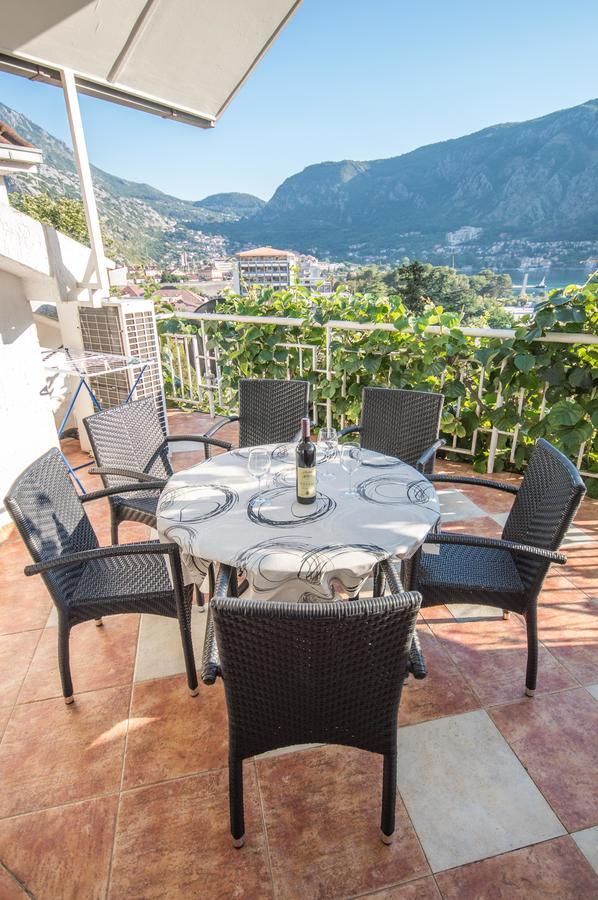 Apartment Kiwi Kotor Exterior foto